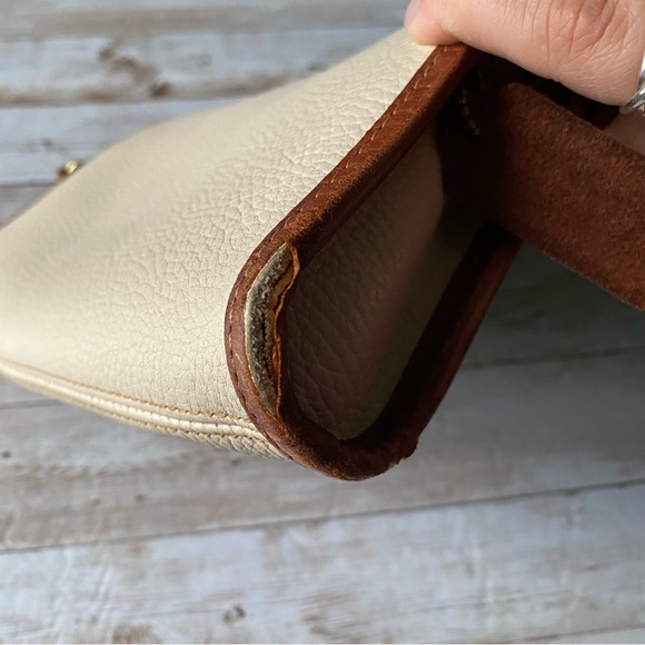 Authentic Vintage 1980s White Leather Crossbody Bag - Picture 8 of 14